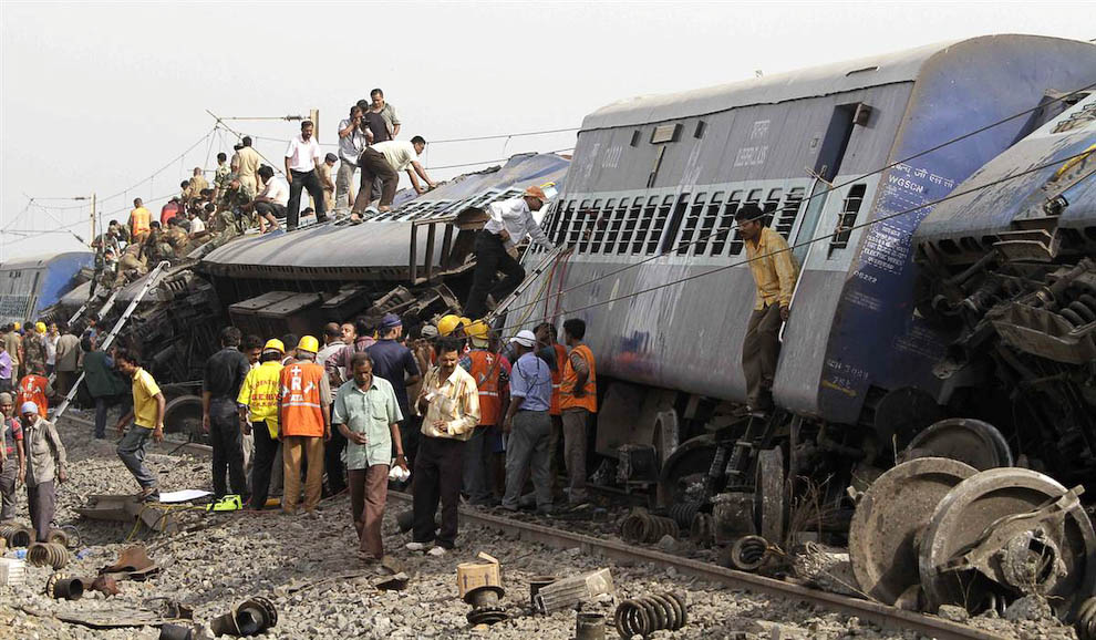 Катастрофа поезда в Индии