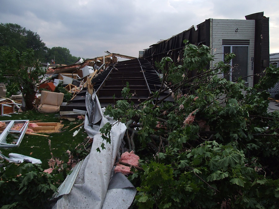 Последствия разрушительного шторма в Мидленде, Канада