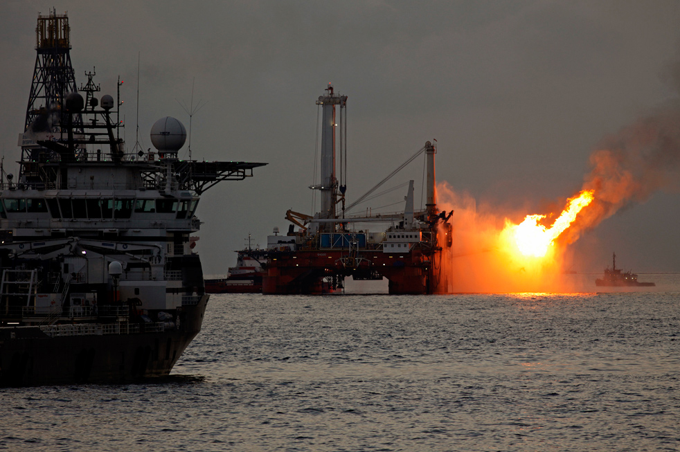 Утечку нефти в Мексиканском заливе наконец-то удалось остановить