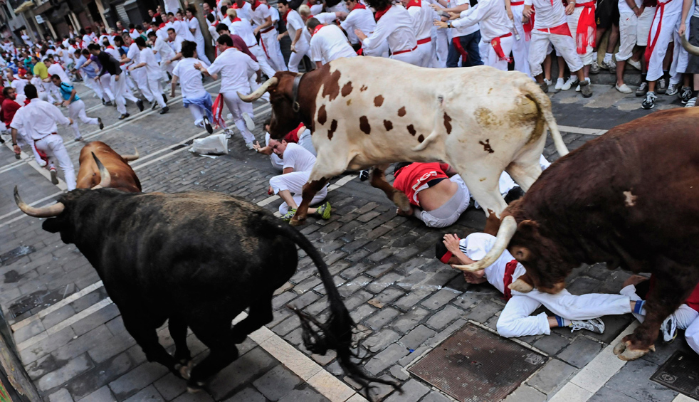Забег с быками на празднике Сен-Фермин, Испания