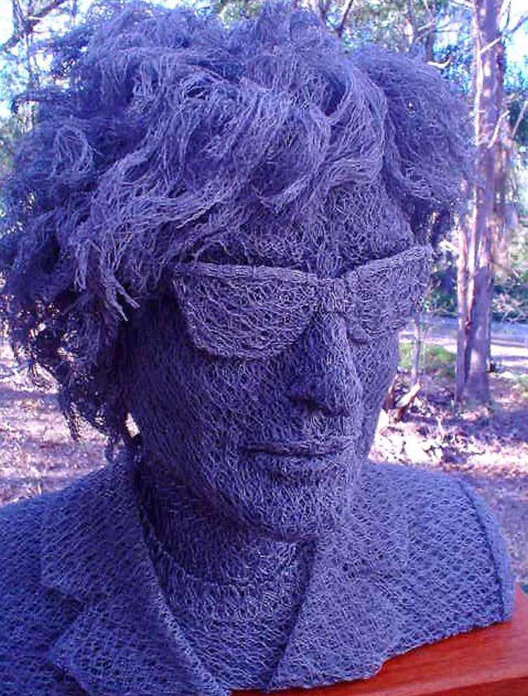 Скульптура из проволочной сетки