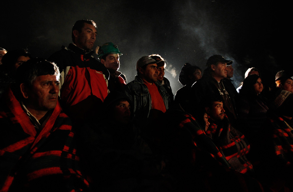 Чилийские шахтёры всё ещё находятся под землёй