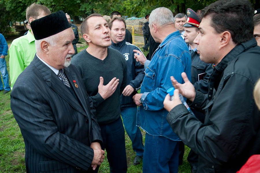 Народный сход против строительства мечети в юго-восточном округе Москвы