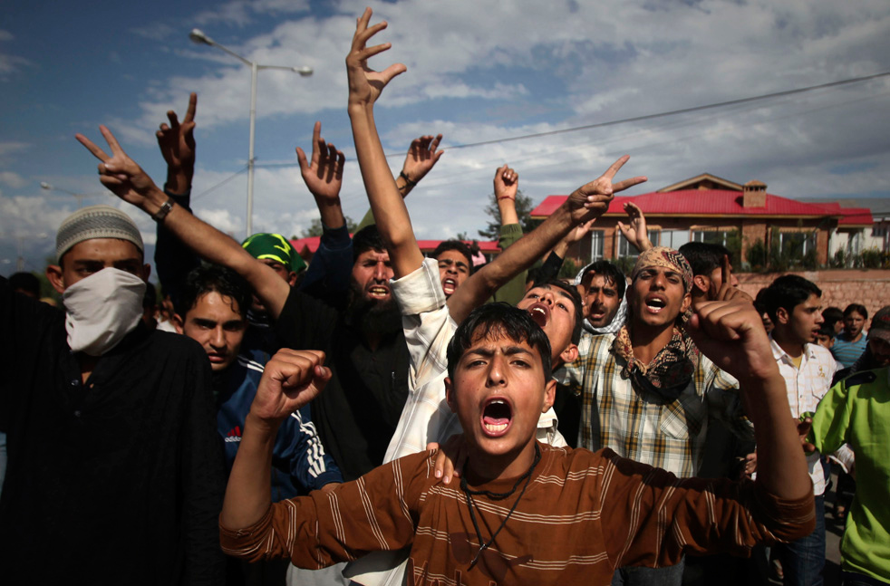 Кровопролитные акции протеста в Кашмире