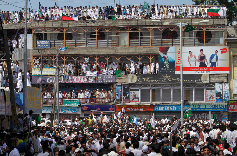 Кровопролитные акции протеста в Кашмире