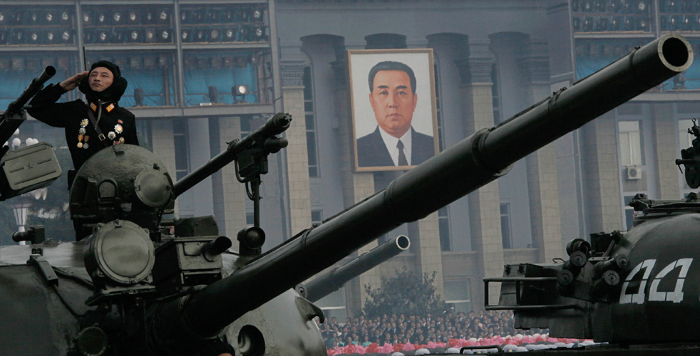 Парад в честь 65-летия создания Трудовой партии Кореи и приемник лидера партии Ким Чен Ун