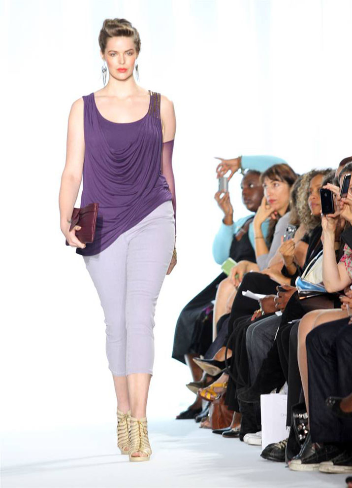 Мода вновь обратила взгляд на женщин с пышными формами