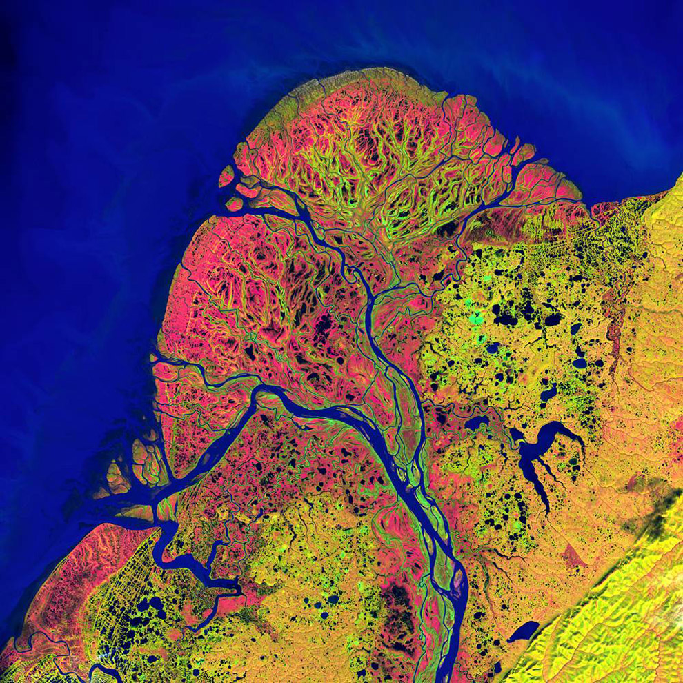 Фото Земли из космоса: река Юкон