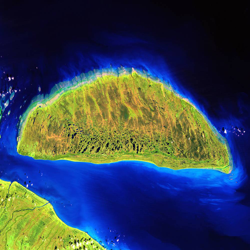 Фото Земли из космоса: остров Акимиски