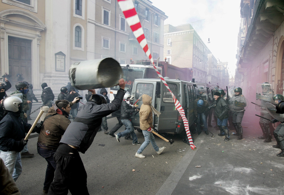 Акции протеста в Риме против правительства Берлускони