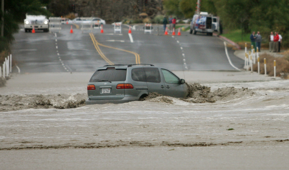 Шторм и наводнение в Калифорнии