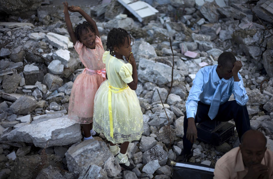 Лучшие фото года: землетрясение на Гаити