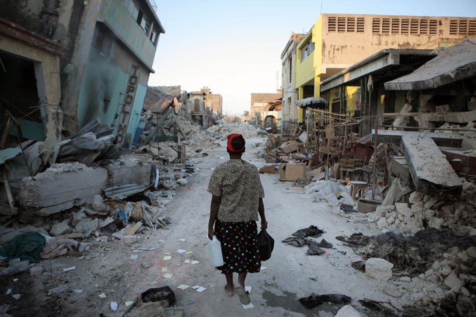 Лучшие фото года: землетрясение на Гаити