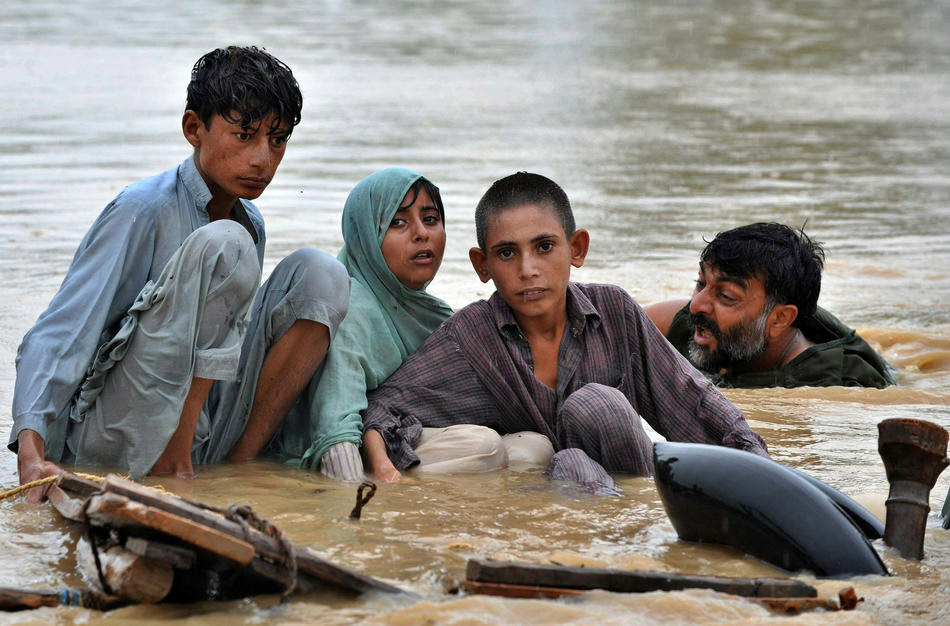 Лучшие фото года: наводнение в Пакистане