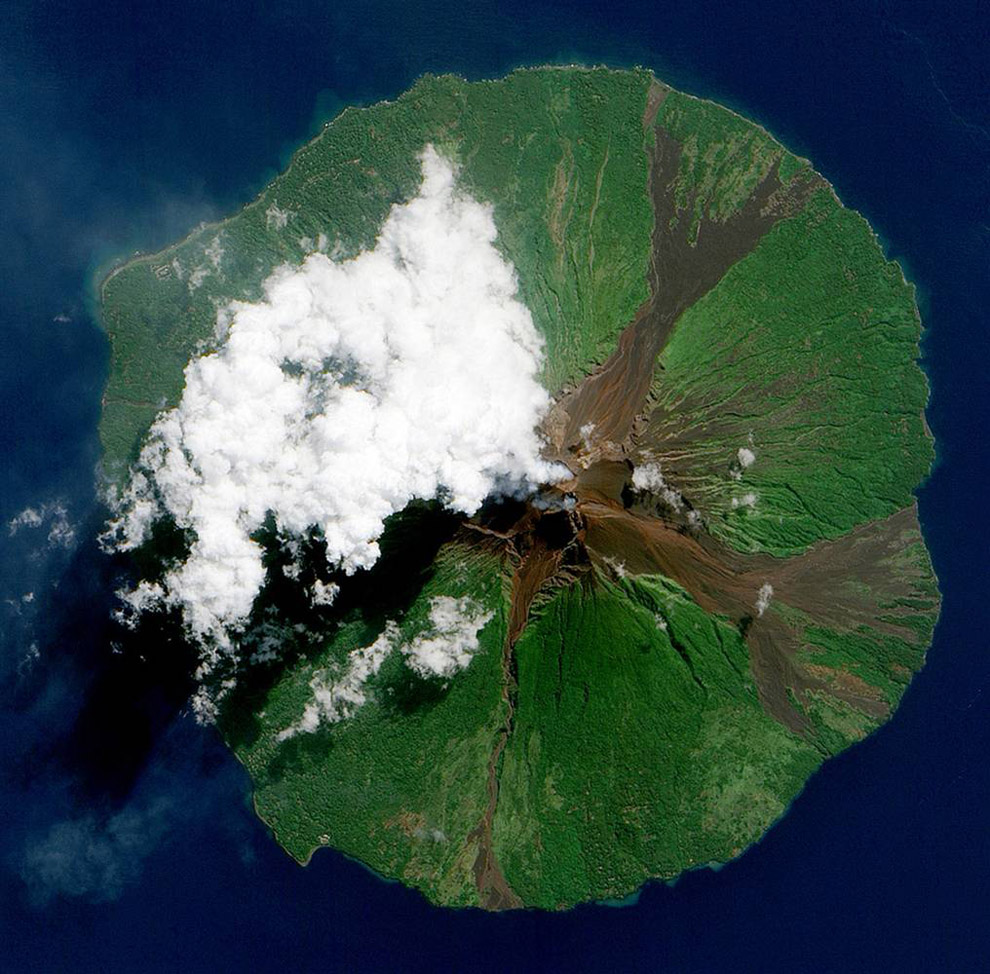Вулкан Манам в Папуа - Новой Гвинее