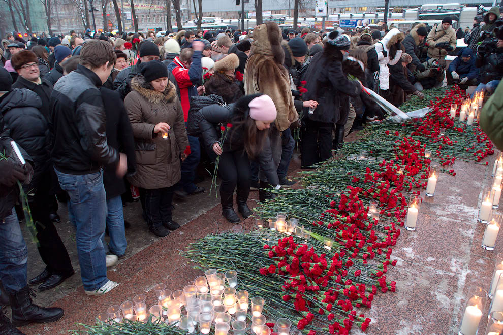 Панихида по жертвам теракта в Домодедово