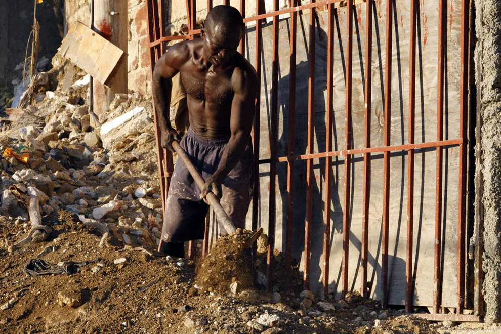 Землетрясение на Гаити год спустя