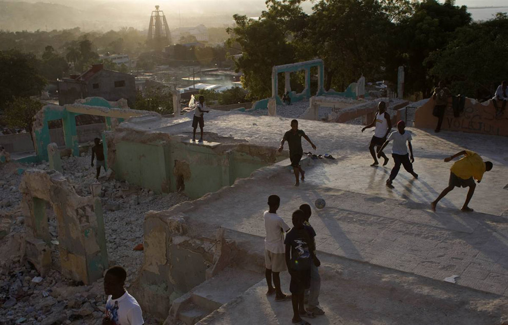 Землетрясение на Гаити год спустя