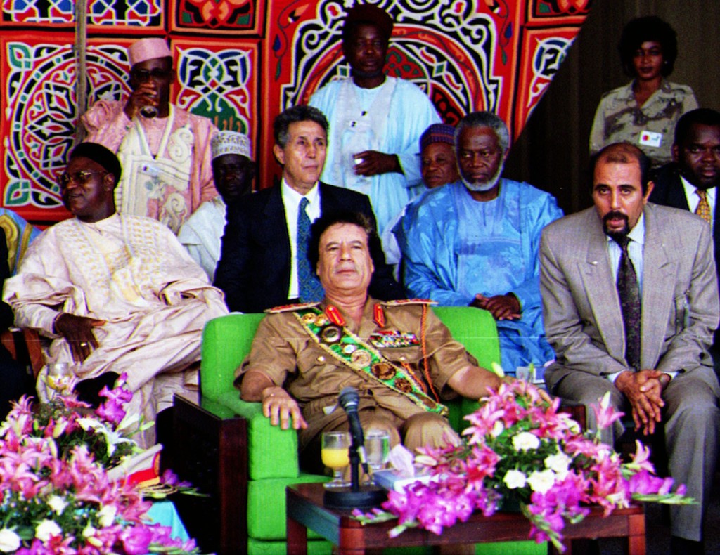 Каддафи на церемонии годовщины политического переворота