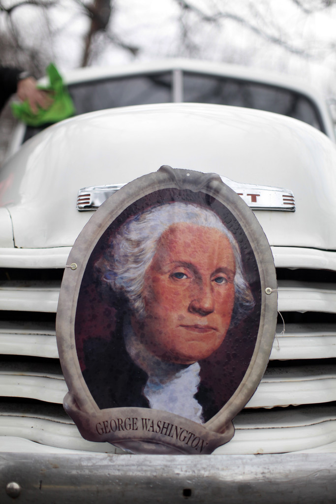 Портрет Вашингтона на грузовике