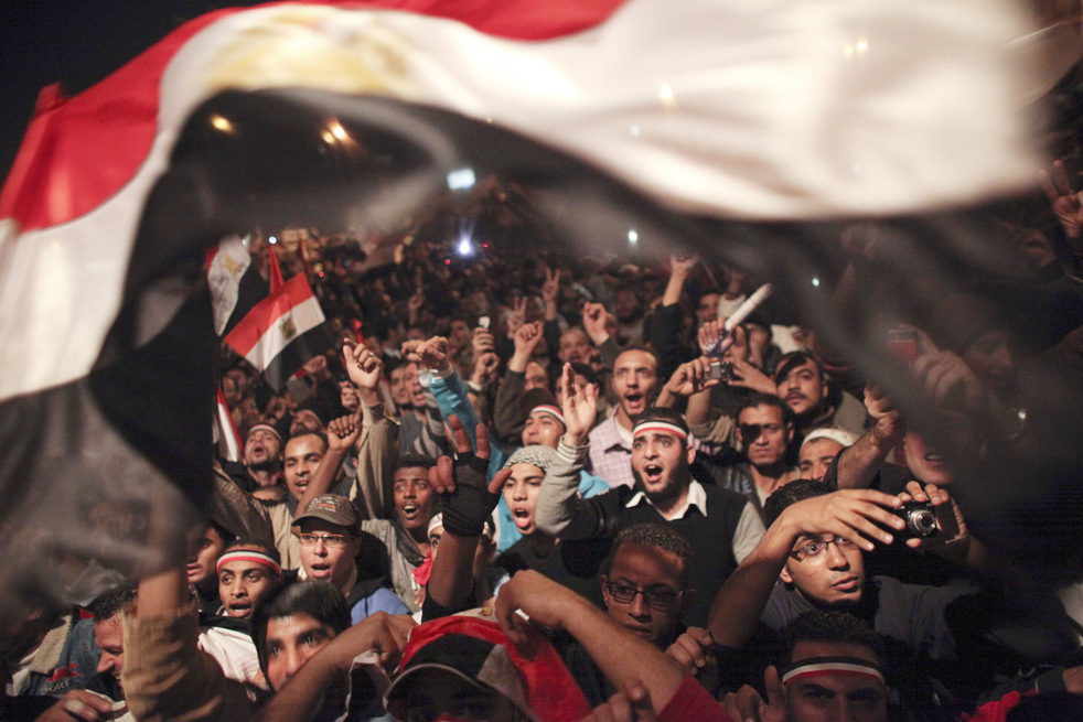 Египтяне радуются своей победе.