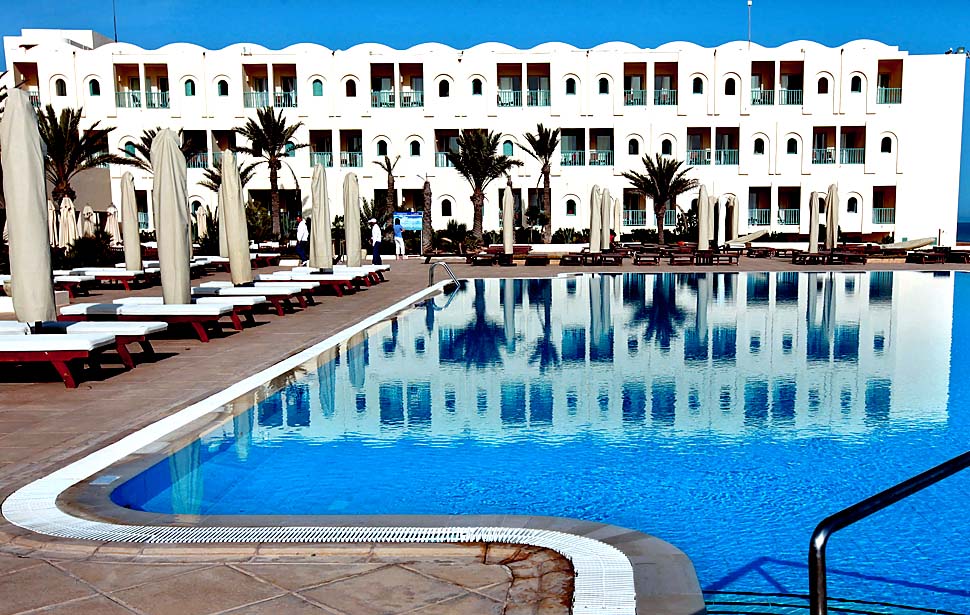 Безлюдный отель в Тунисе