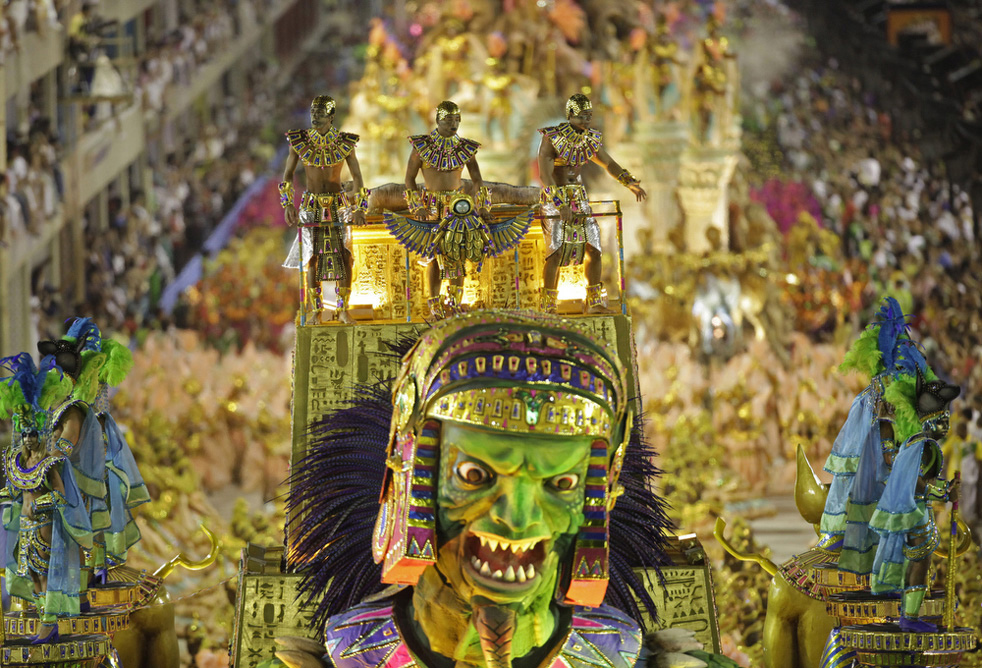 Платформа на параде в Бразилии.