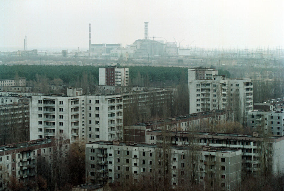 Город Припять и реактор № 4 Чернобыльской АЭС