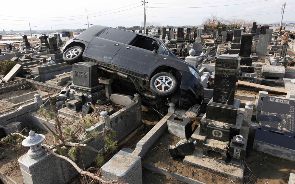 Последствия цунами в Японии