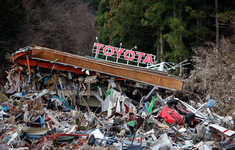 Руины представительства Toyota 