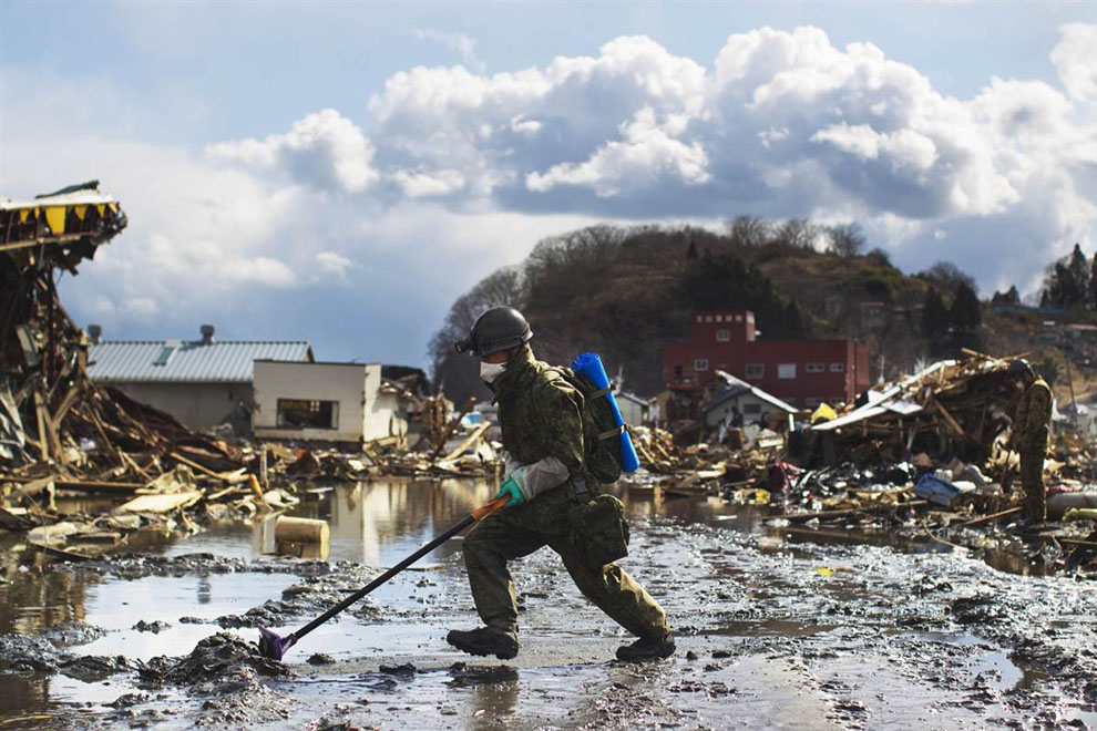 Уборка завалов в Японии