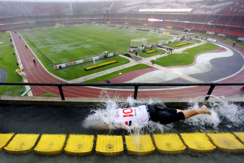 Затопленный стадион