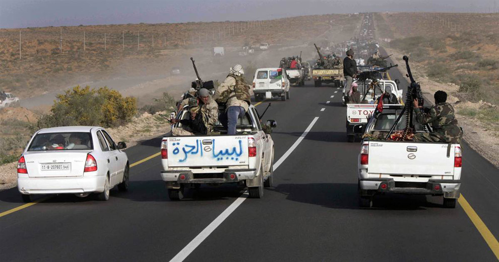 Автомобили ливийских повстанцев 