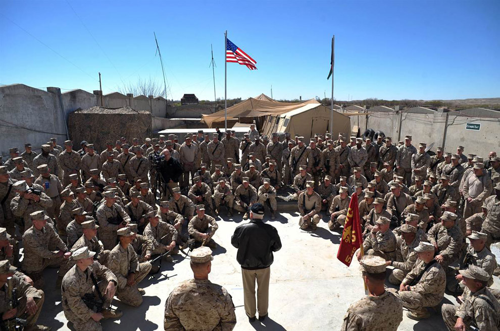 Министр обороны США Роберт Гейтс в Афганистане