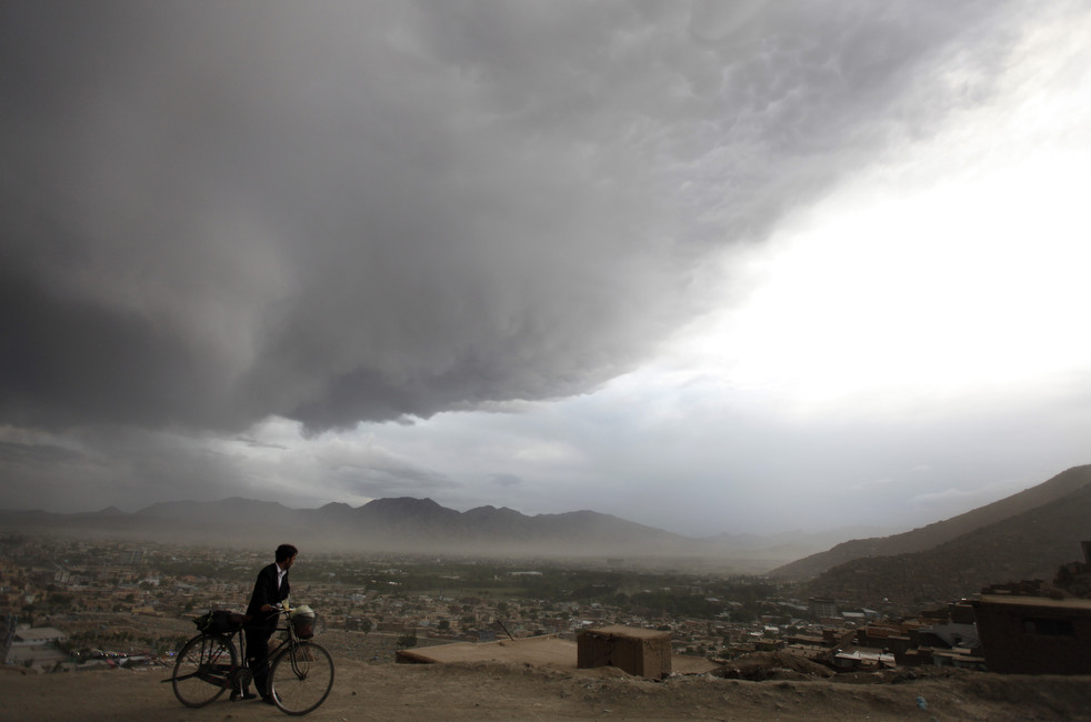 Афганец с велосипедом 