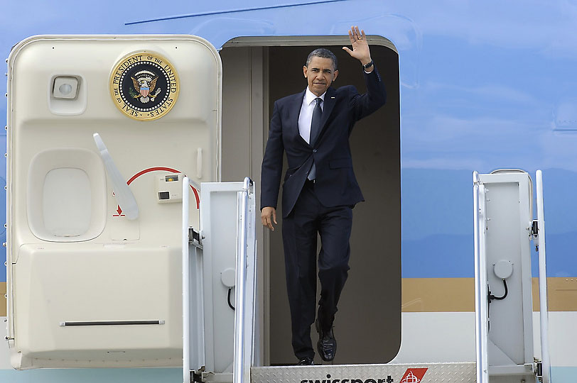 Президент США Барак Обама выходит