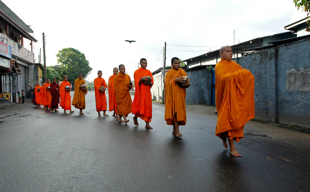 Буддистские монахи из Бенгладеша
