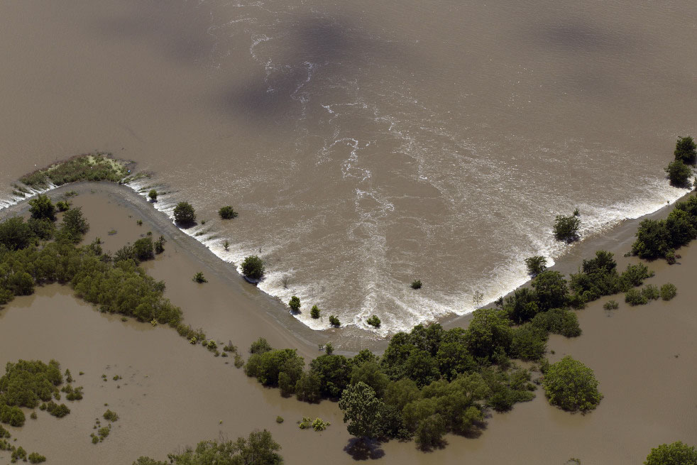 Воды реки Миссисипи затопили весь берег Натчез