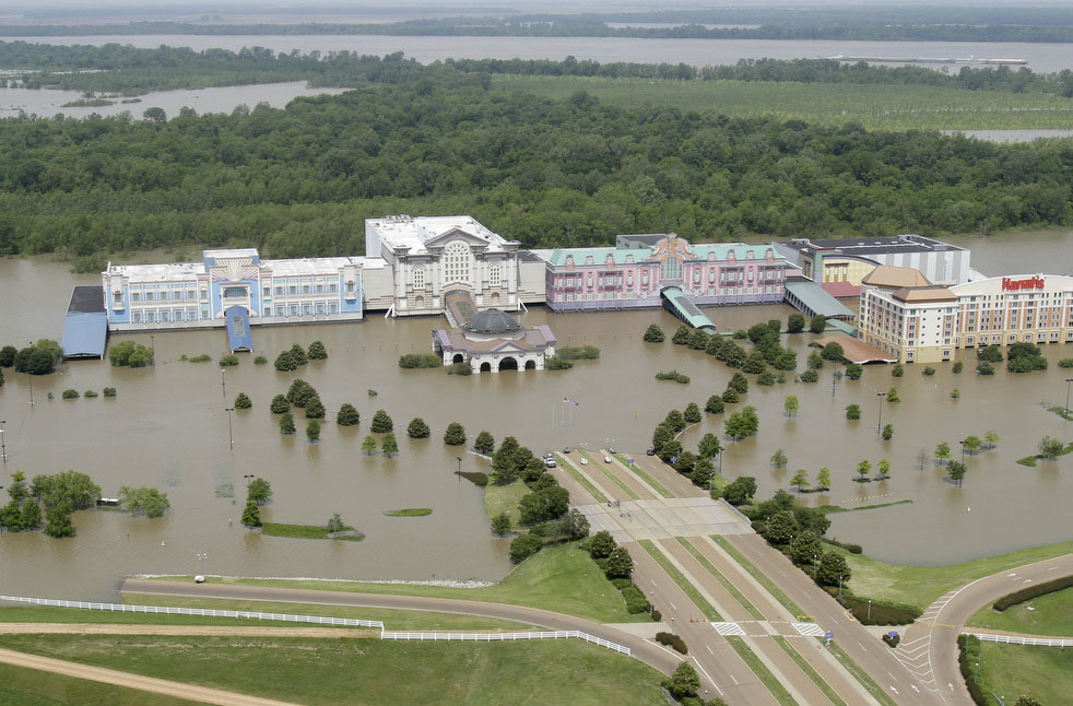 Наводнение затопило и казино