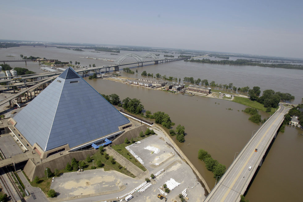 Пирамида "Арена" защищена от наводнения
