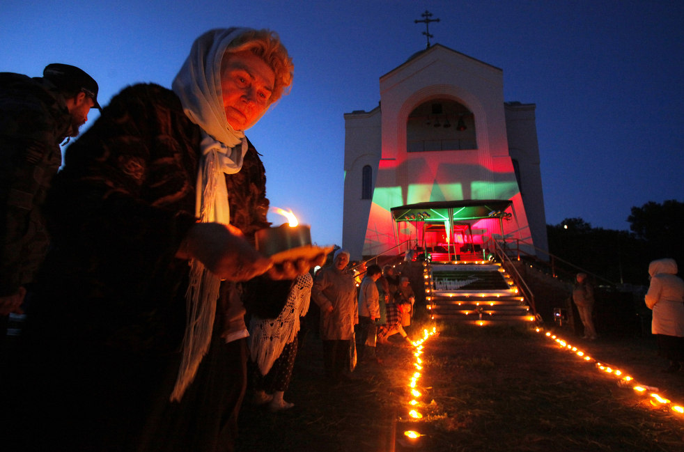 Свечи в память о жертвах ВОВ