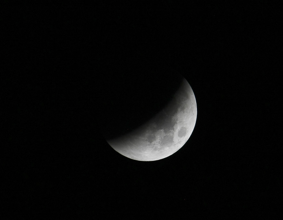 Первое полное лунное затмение 2011