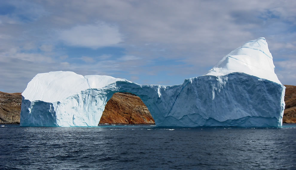 арка в айсберге