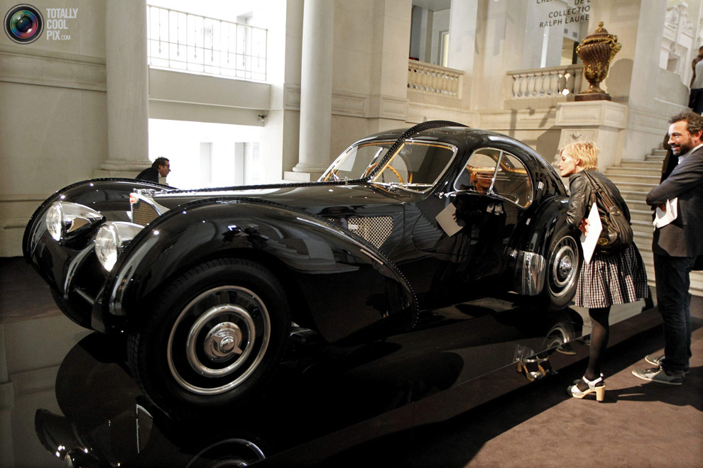 автомобиль Bugatti 