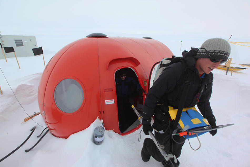 Исследовательская станция в Гренландии