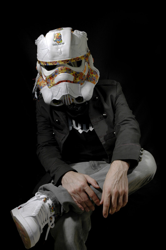 Шлем Star Wars из кроссовок Adidas