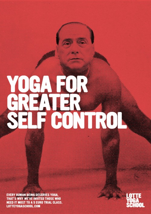 Сильвио Берлускони в рекламе школы йоги.