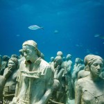 Подводные скульптуры превращаются в чудеса природы
