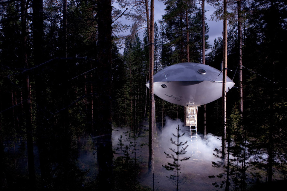 Отель НЛО на деревьях