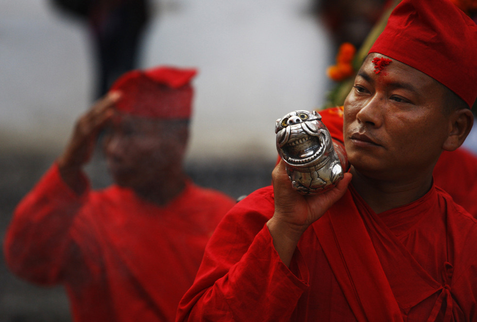 Непальские священники 